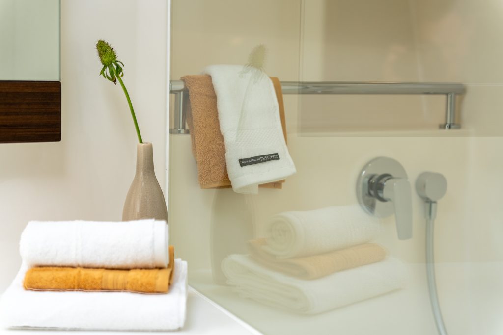 _DSC2937-HDR Maritimo S51 Auckland Forward VIP Head