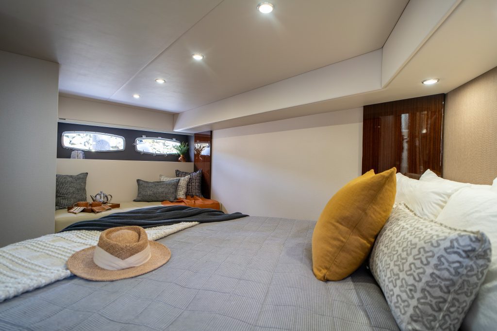 _DSC2940-HDR Maritimo S51 Auckland Master Cabin and Day Bed