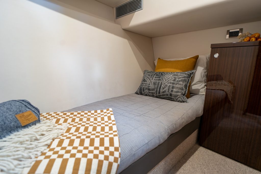 _DSC3042-HDR Maritimo S51 Auckland Starboard Cabin