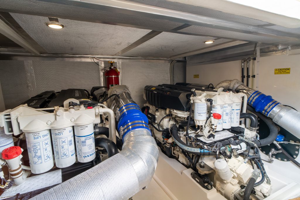 _DSC3066-HDR Maritimo S51 Auckland Volvo D-11 725HP